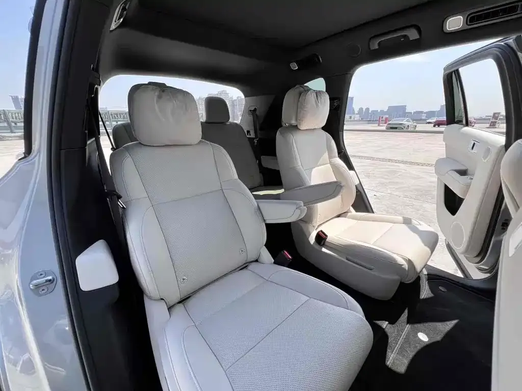 Li Auto L8 2024 из CN, фото 2