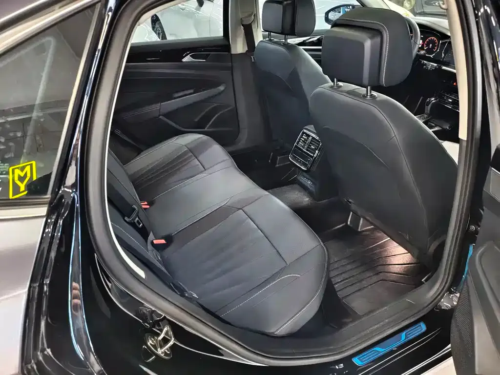 Volkswagen Passat — фото 5