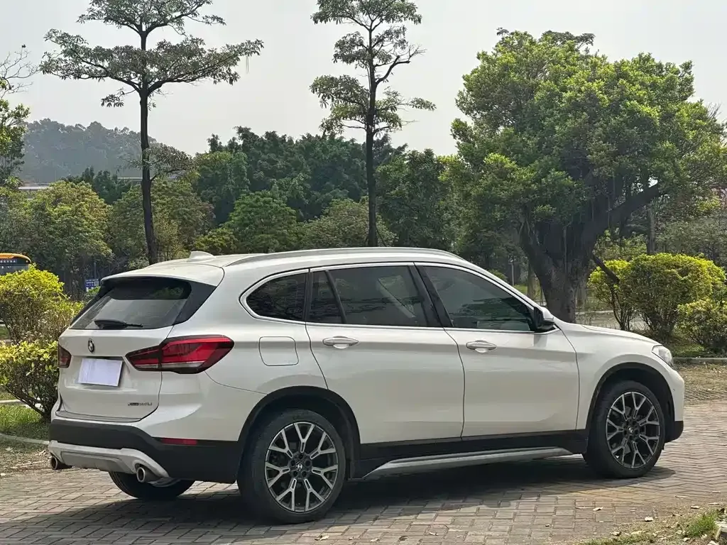 BMW X1 — фото 10