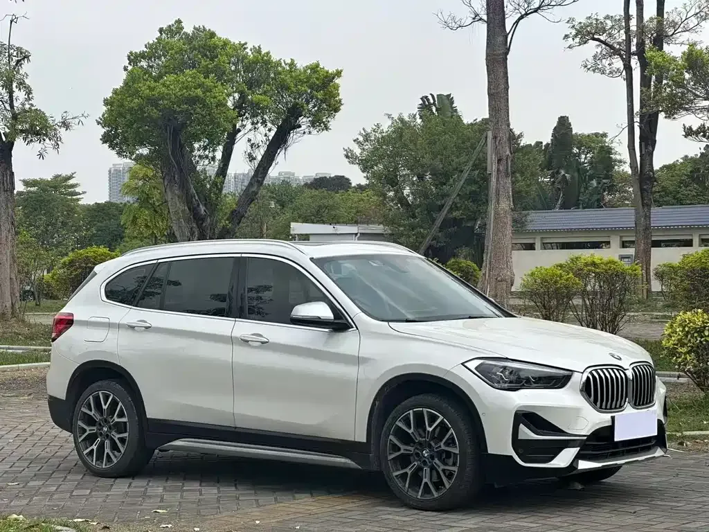 BMW X1 — фото 9