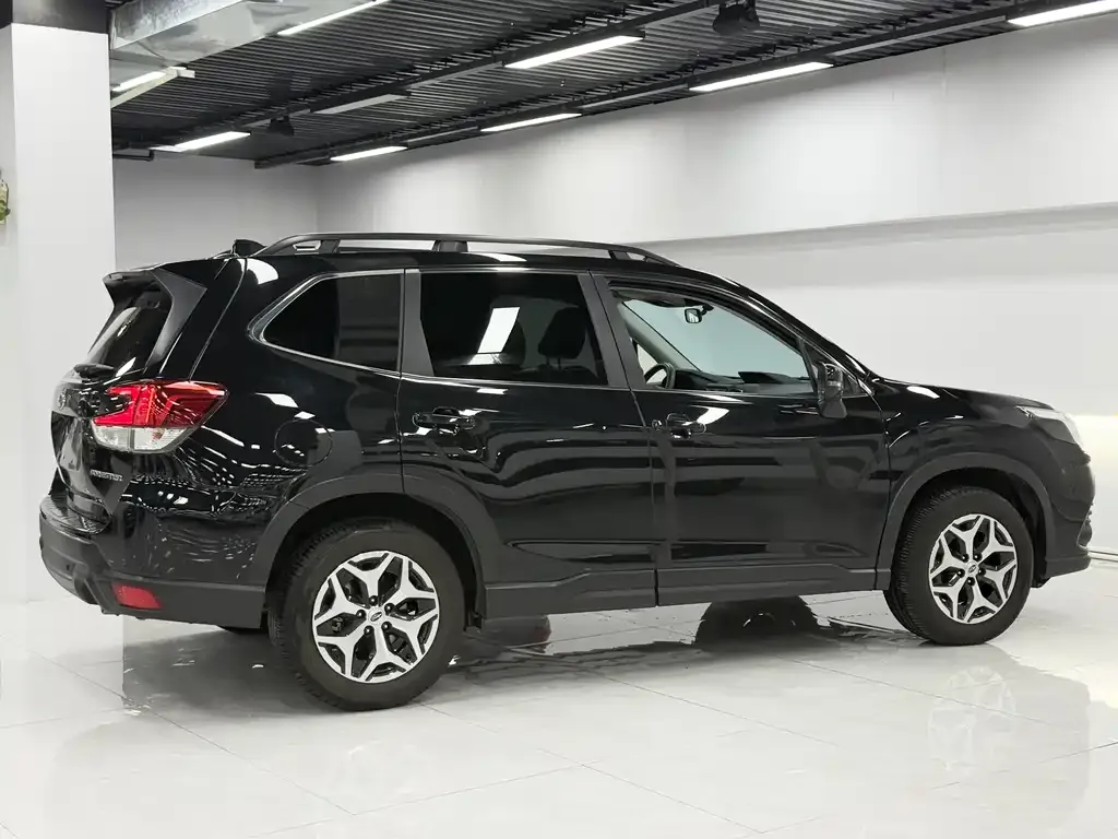 Subaru Forester — фото 6