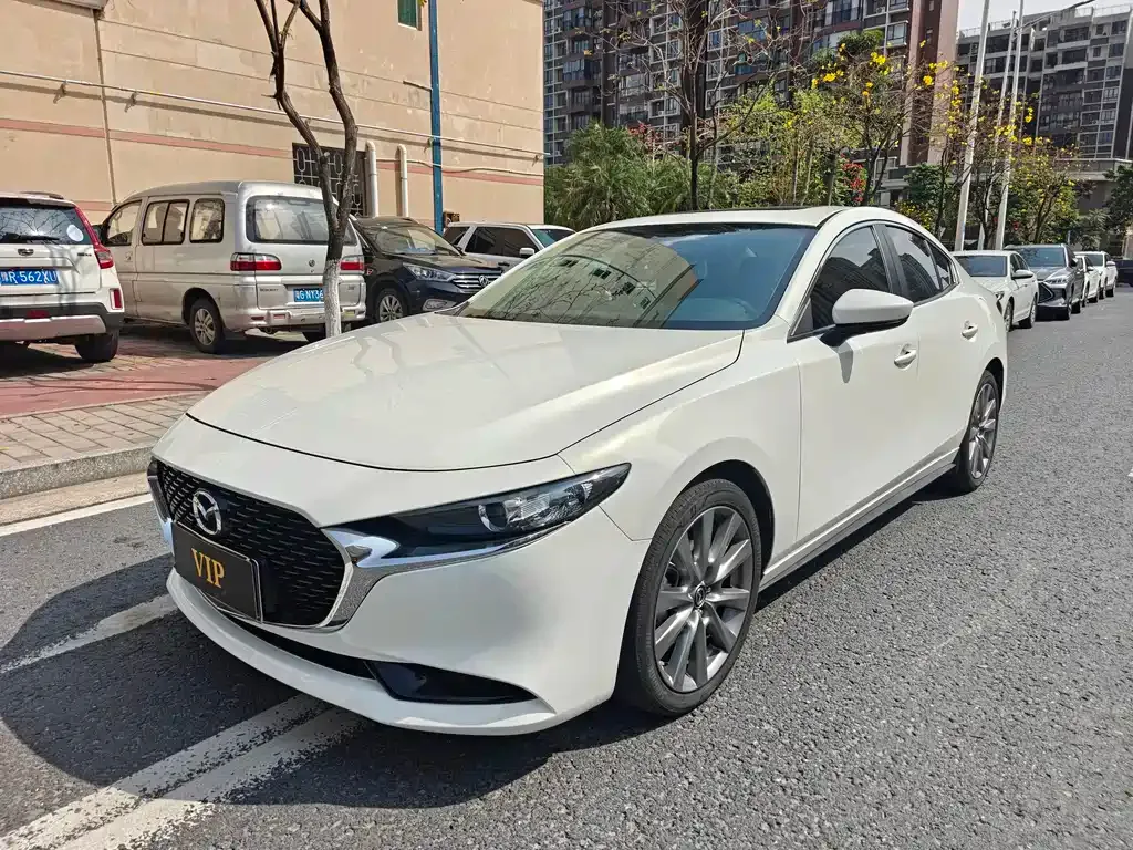 Mazda 3 Axela — фото 1