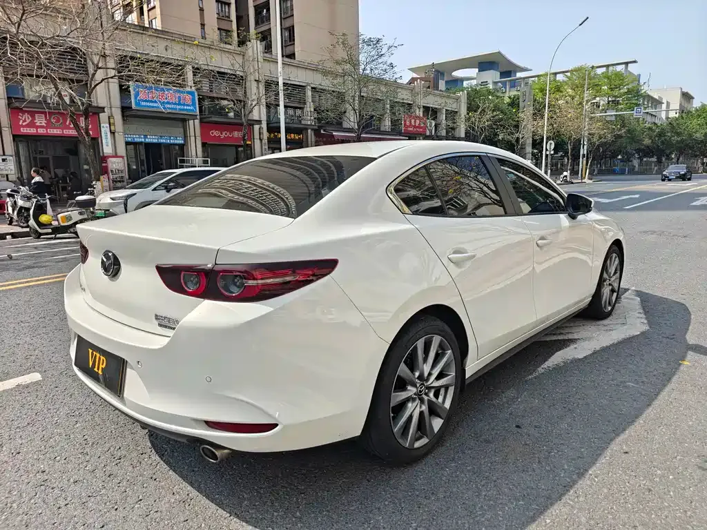 Mazda 3 Axela — фото 5