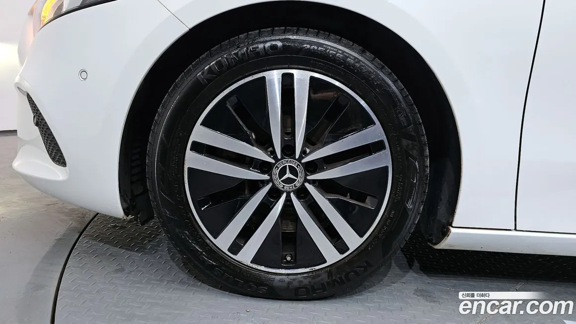 Mercedes-Benz A-Class 2023 из KR, фото 2