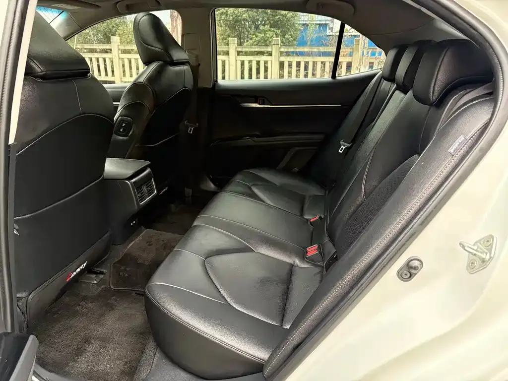 Toyota Camry 2022 из CN, фото 4