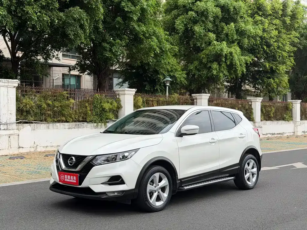 Nissan Qashqai — фото 1