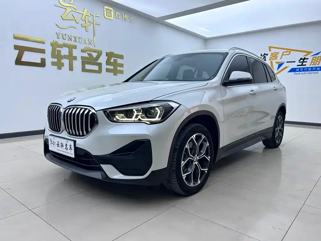 BMW X1 — фото 1
