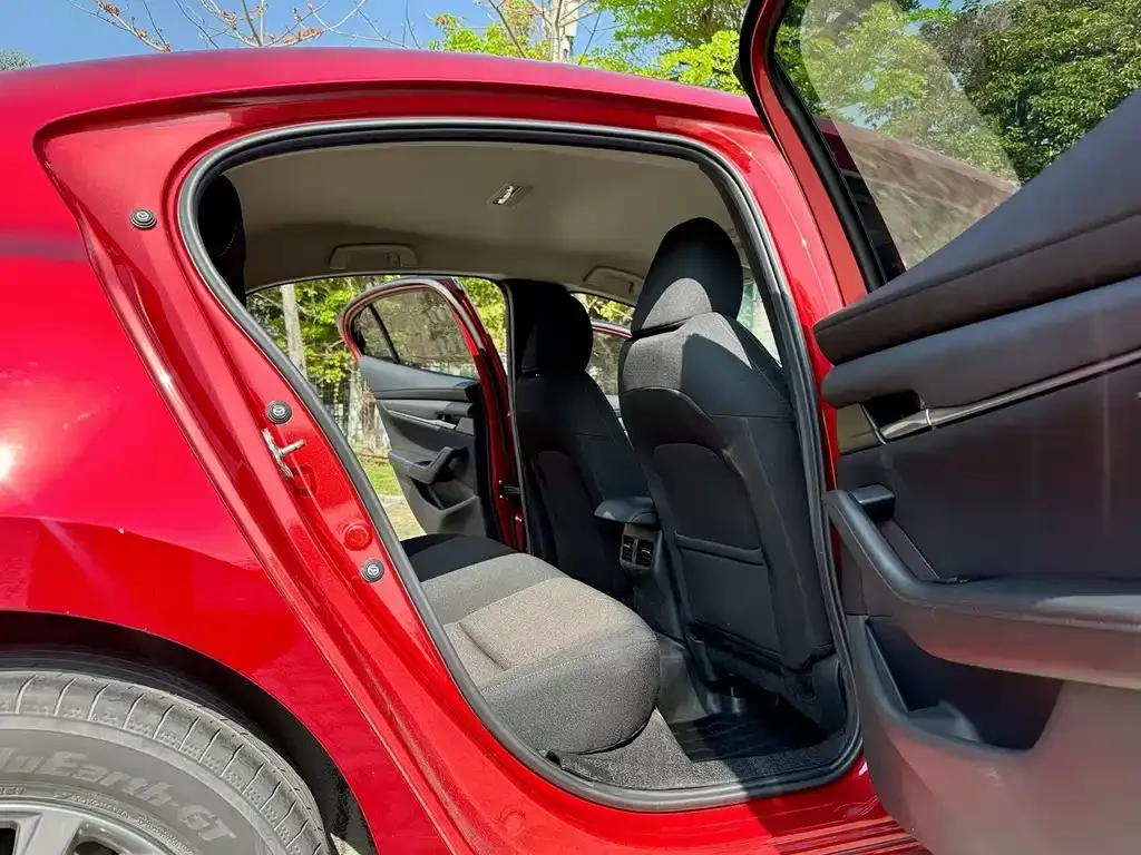 Mazda 3 Axela 2022 из CN, фото 4