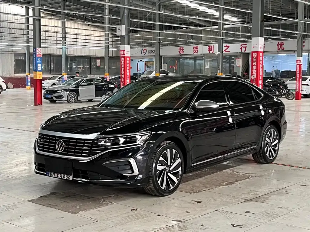 Volkswagen Passat — фото 1