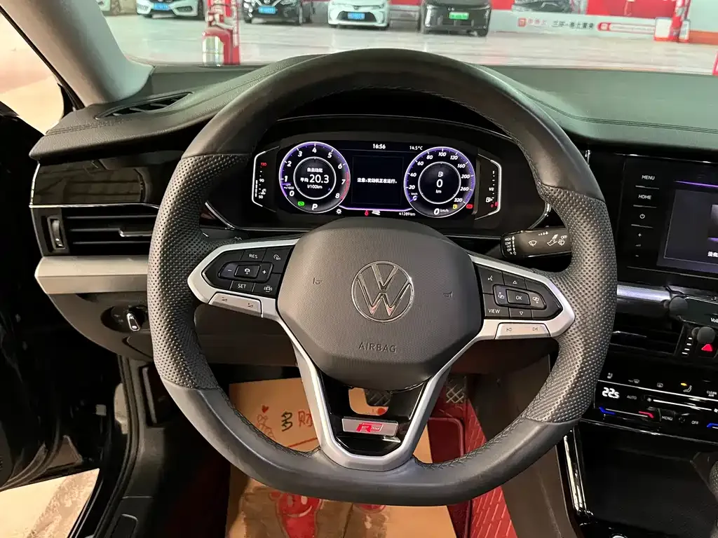 Volkswagen Passat — фото 4