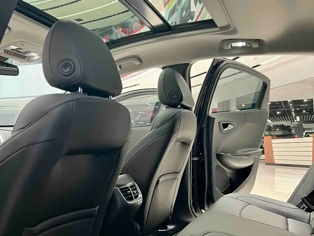 Chevrolet Malibu XL — фото 4
