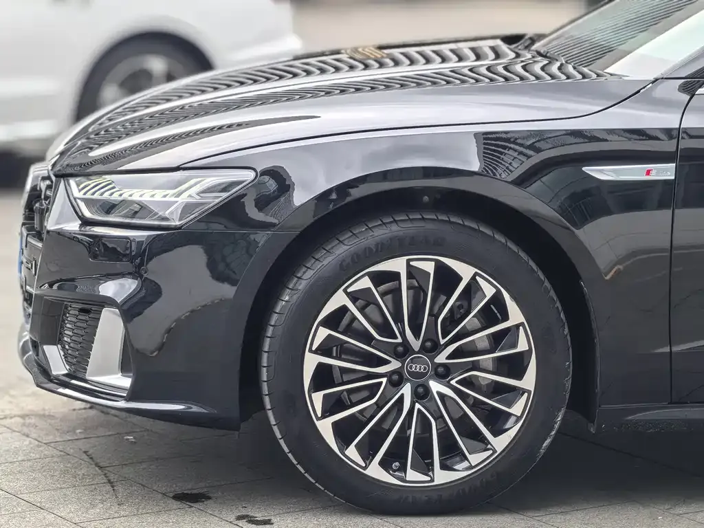 Audi A7L 2024 из CN, фото 8