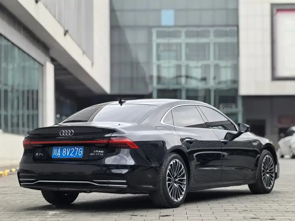 Audi A7L 2024 из CN, фото 5