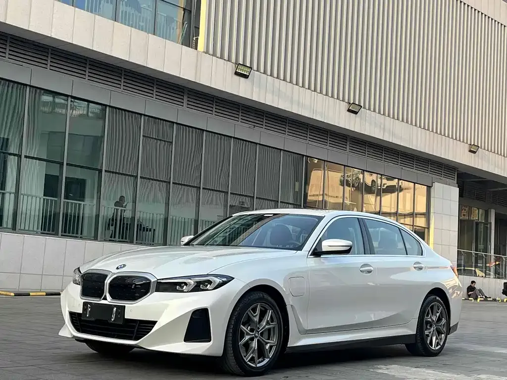 BMW i3 — фото 1