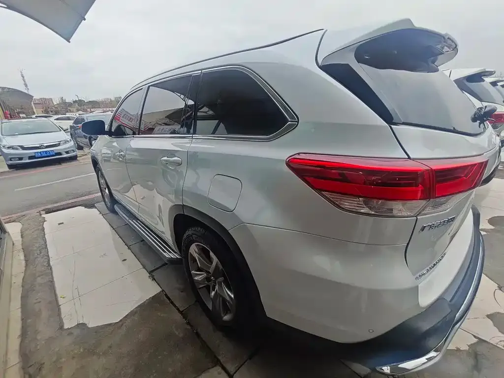 Toyota Highlander 2022 из CN, фото 3