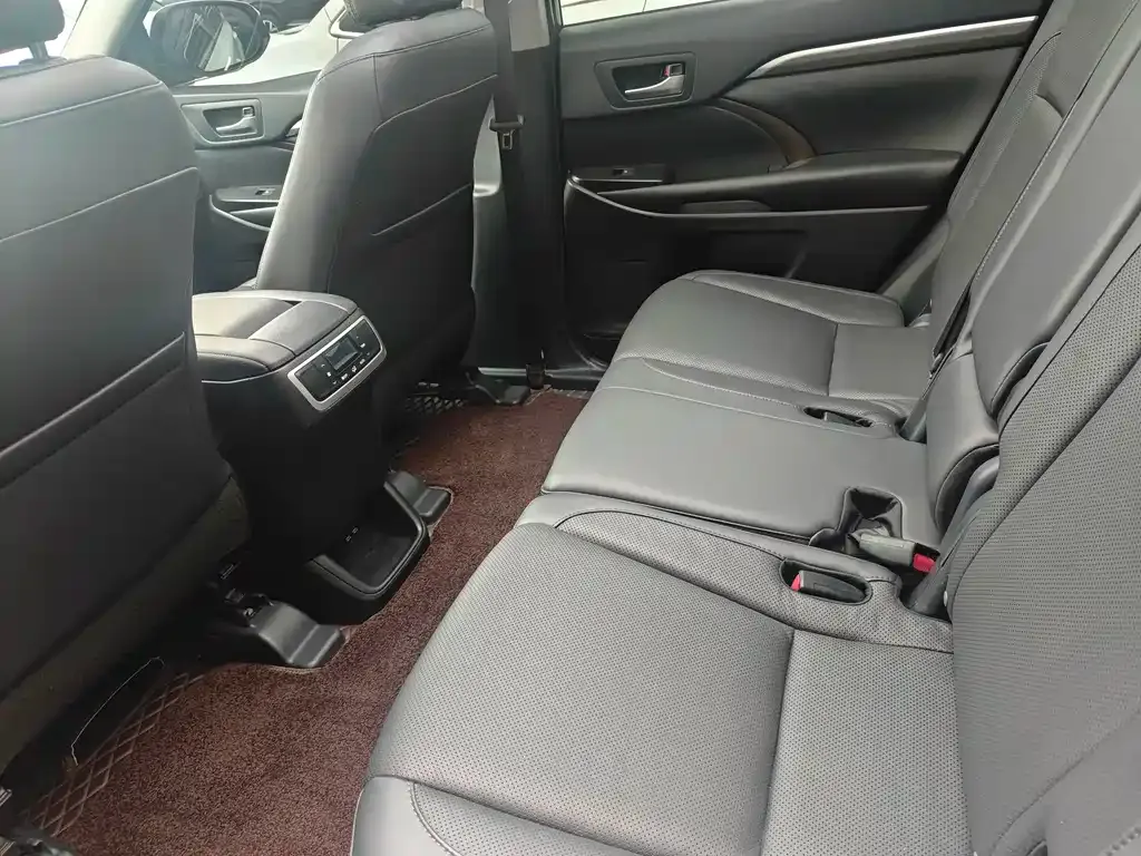 Toyota Highlander 2022 из CN, фото 6