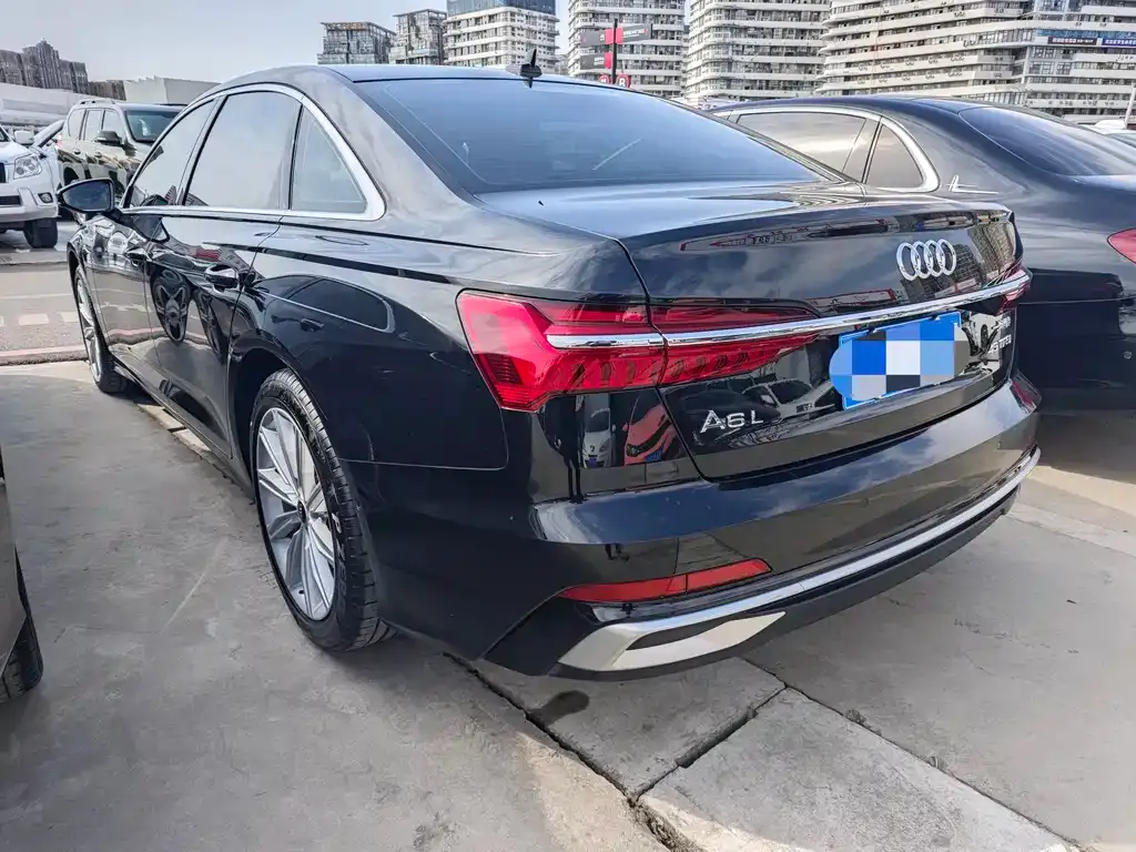 Audi A6L — фото 8