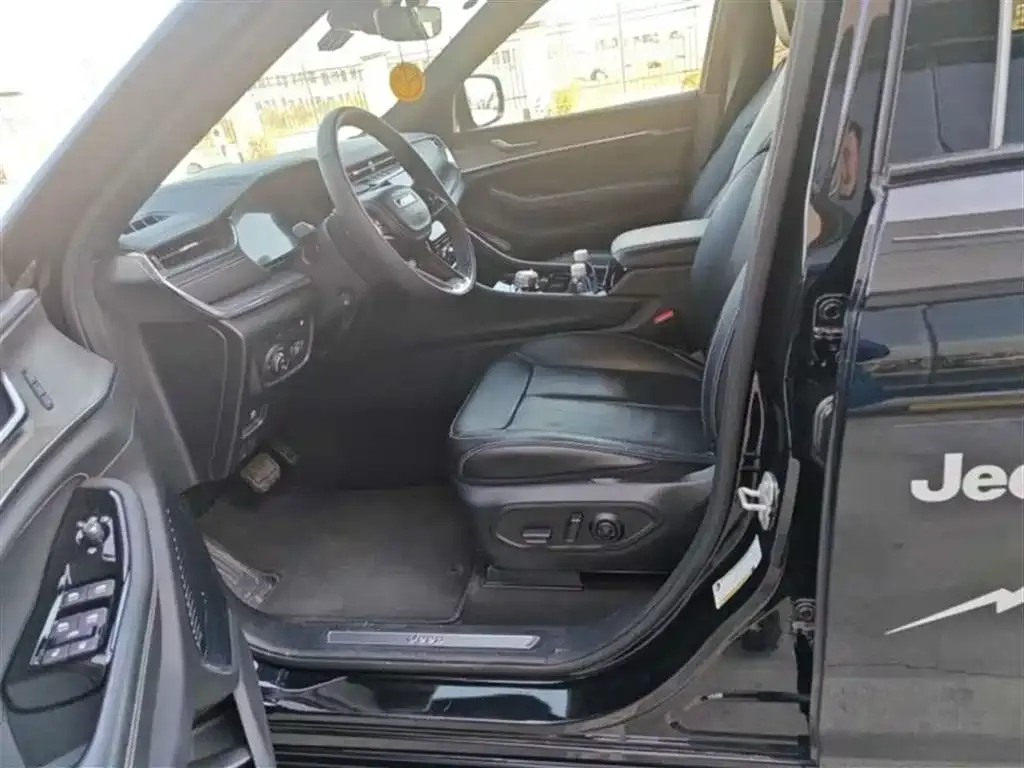 Jeep Grand Cherokee 4xe (Import) 2025 из CN, фото 6