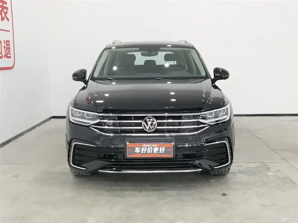 Volkswagen Tiguan L — фото 9