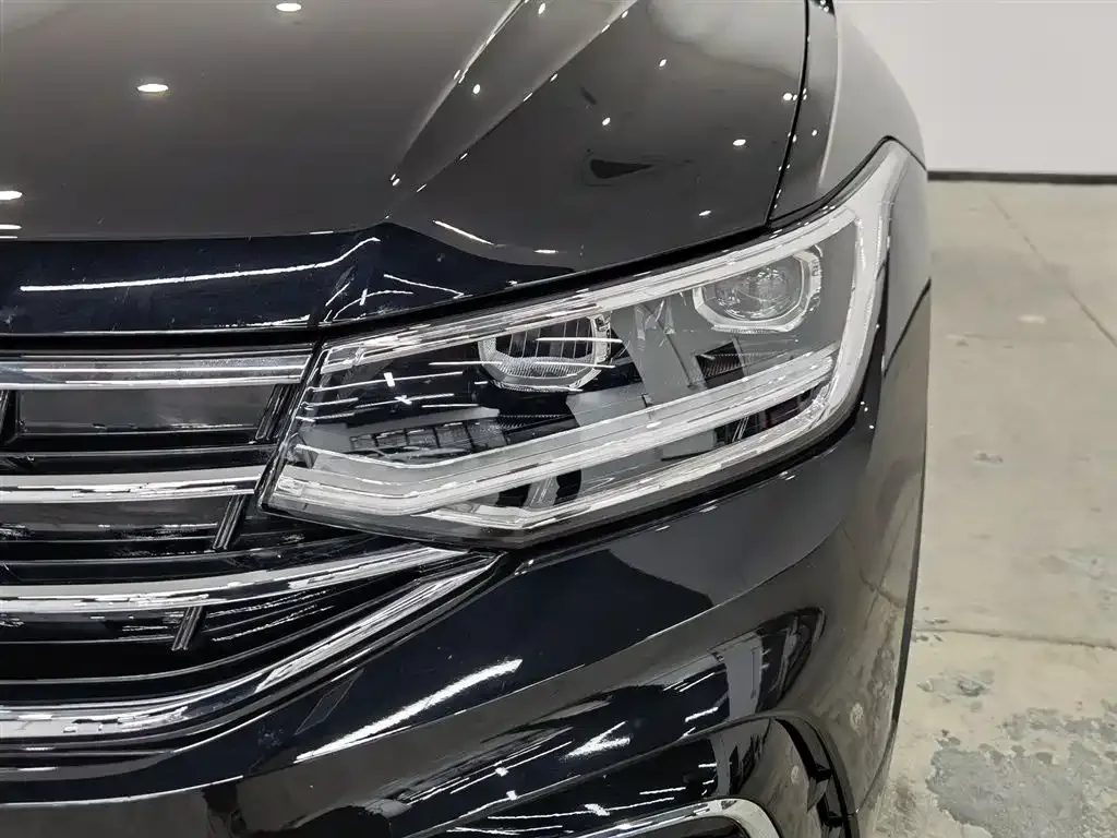 Volkswagen Tiguan L — фото 7