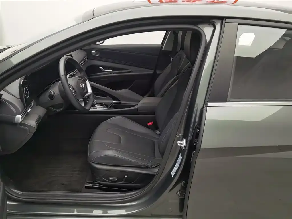 Hyundai Elantra 2024 из CN, фото 2