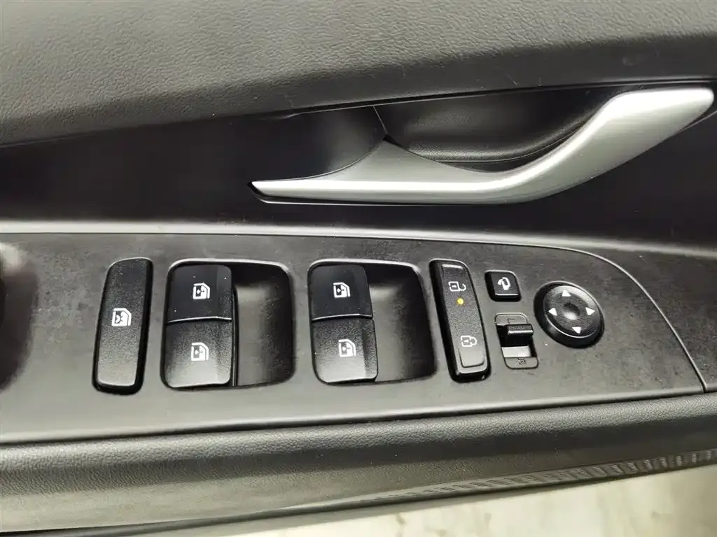 Hyundai Elantra 2024 из CN, фото 10