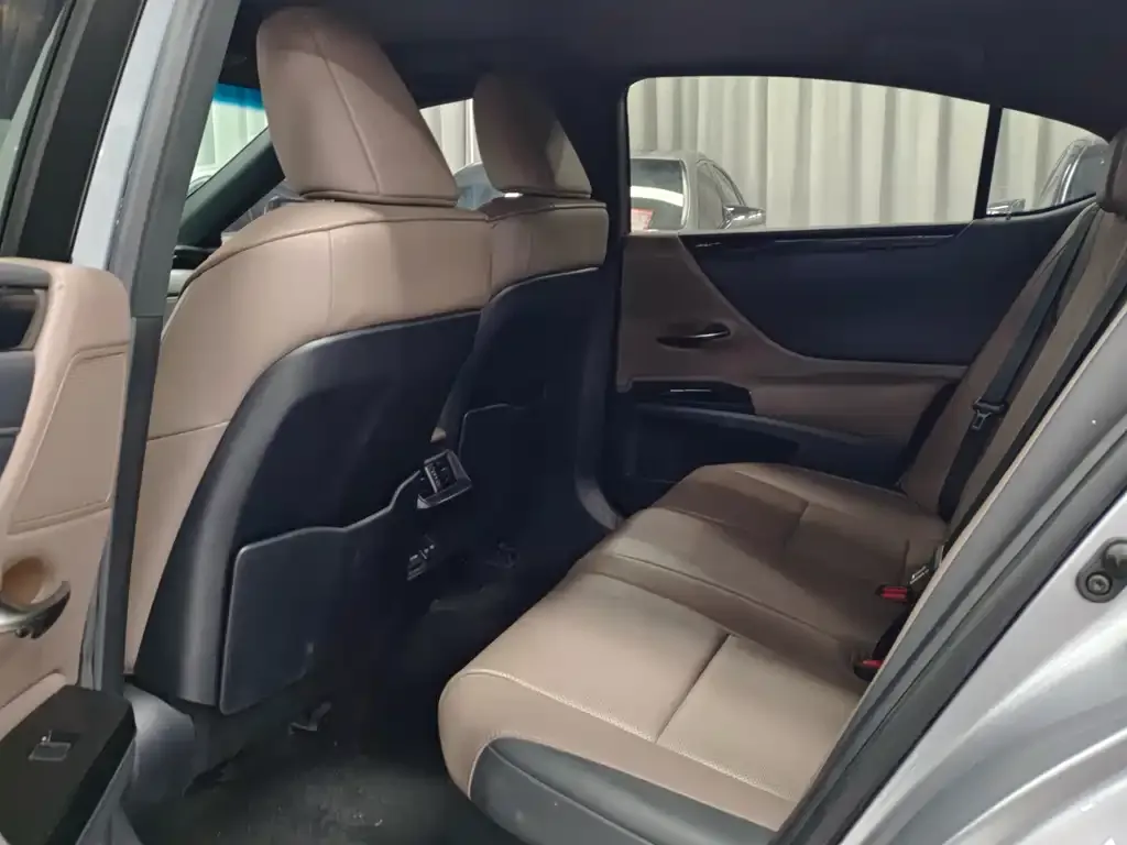 Lexus ES 2021 из CN, фото 2