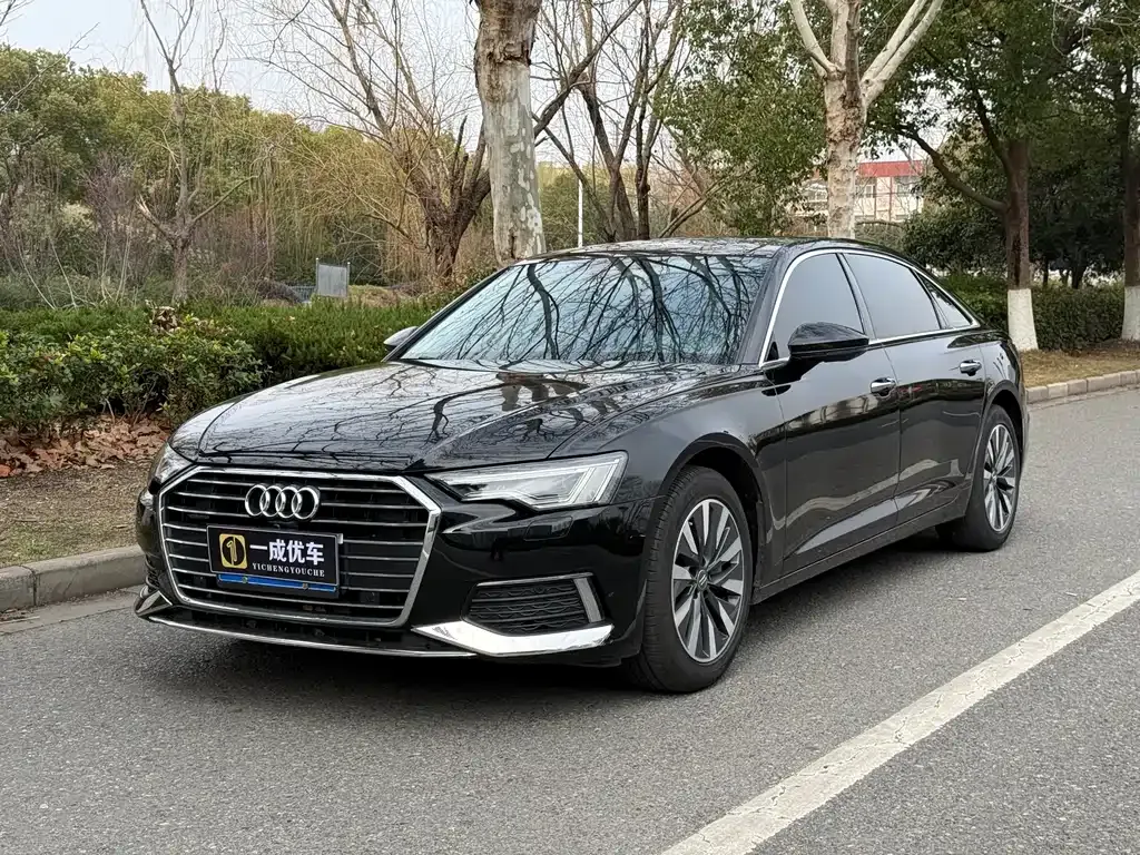 Audi A6L — фото 1