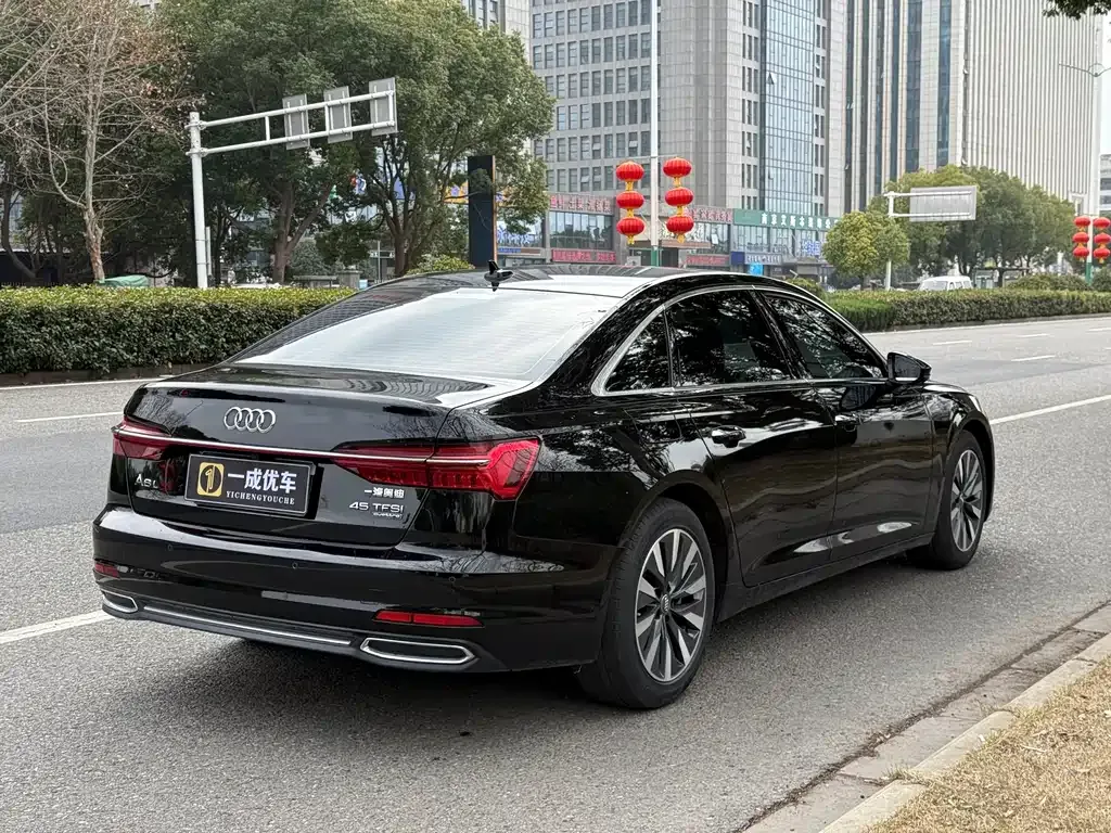 Audi A6L — фото 8