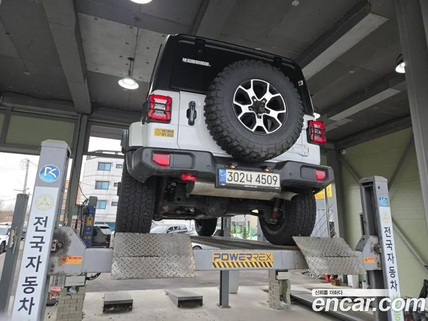 Jeep Wrangler — фото 2