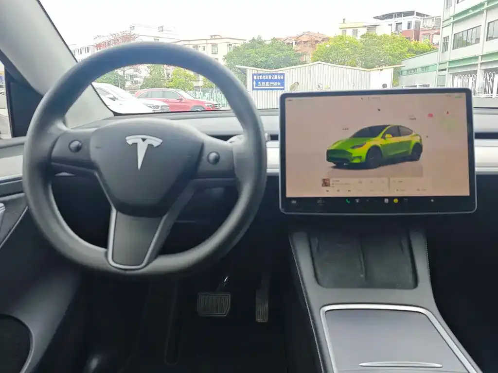 Tesla Model Y — фото 4