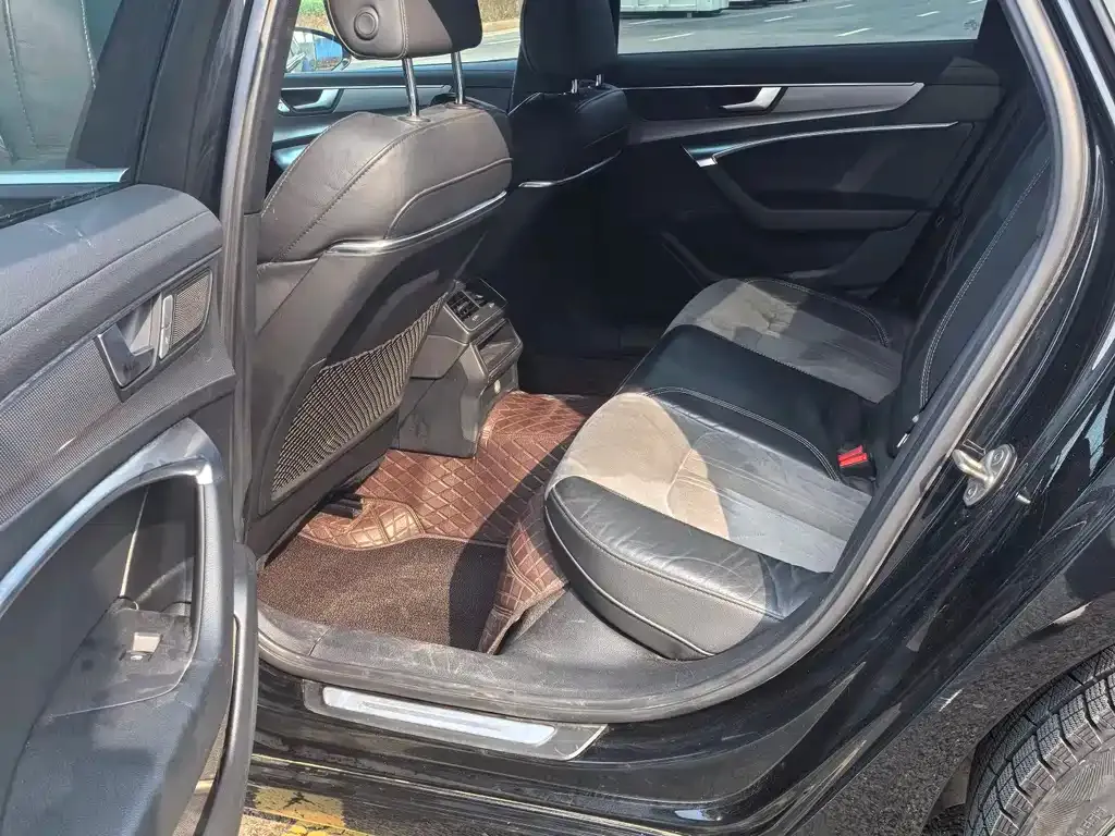 Audi A6L 2021 из CN, фото 8