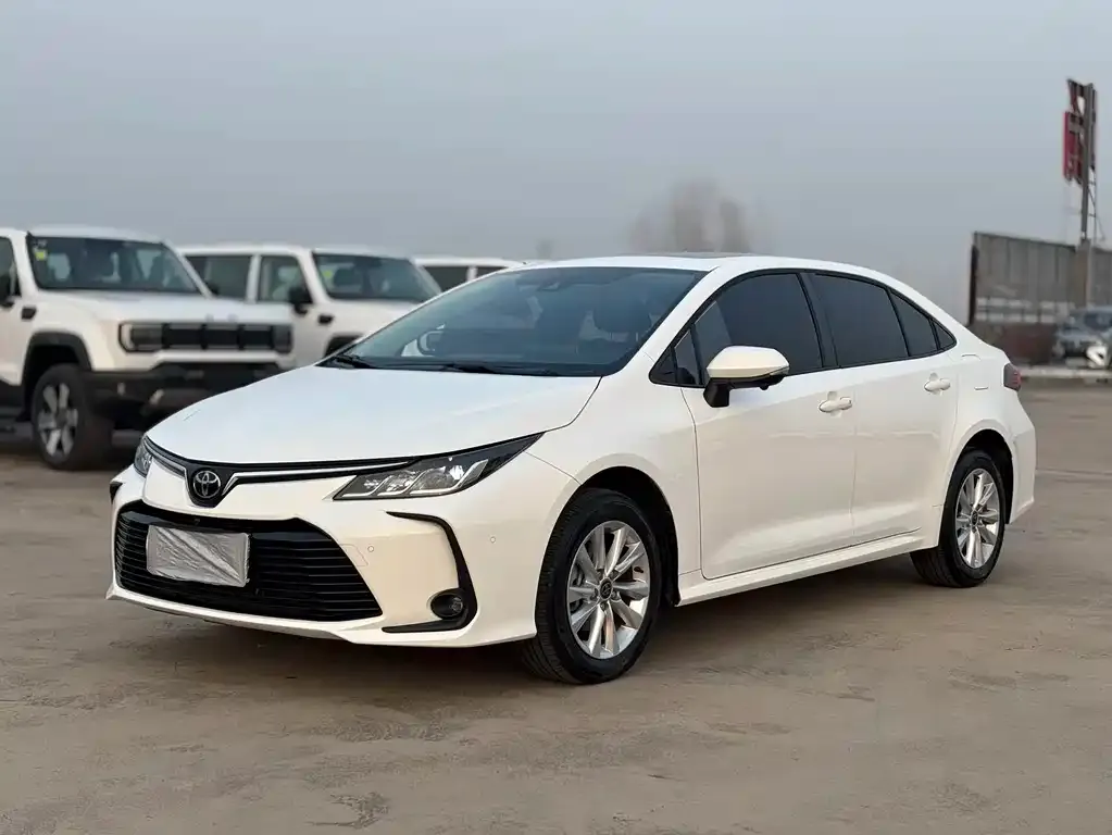 Toyota Corolla 2023 из CN, фото 1