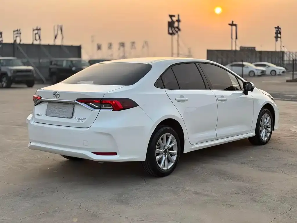 Toyota Corolla 2023 из CN, фото 6