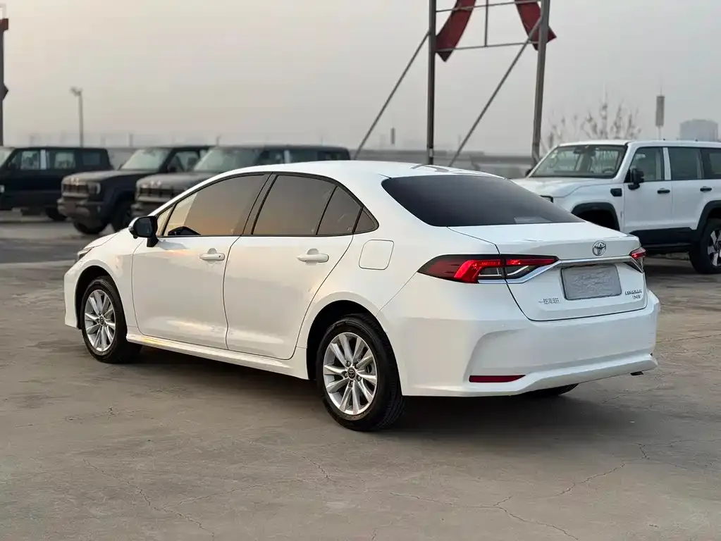 Toyota Corolla 2023 из CN, фото 8