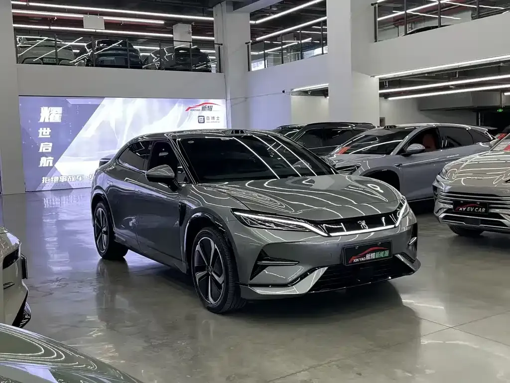 BYD L EV — фото 4