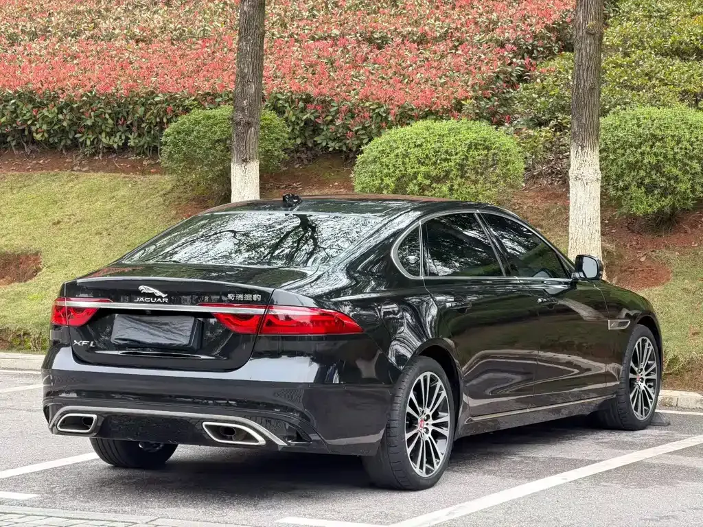 Jaguar XFL — фото 7
