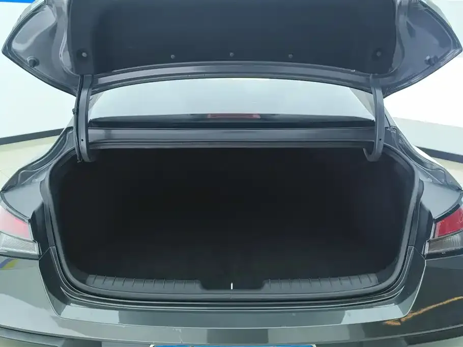 Hyundai Elantra 2024 из CN, фото 9