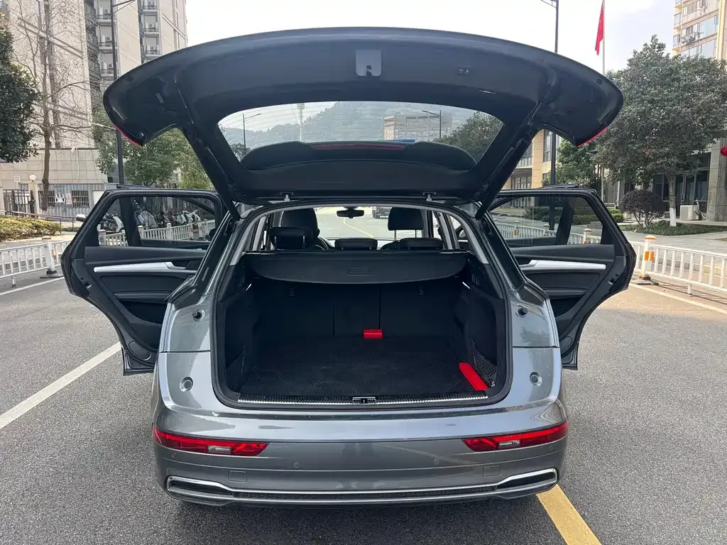Audi Q5L 2021 из CN, фото 3