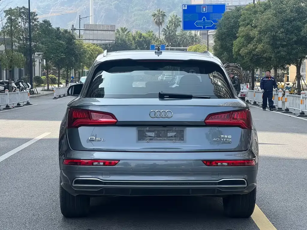 Audi Q5L 2021 из CN, фото 5