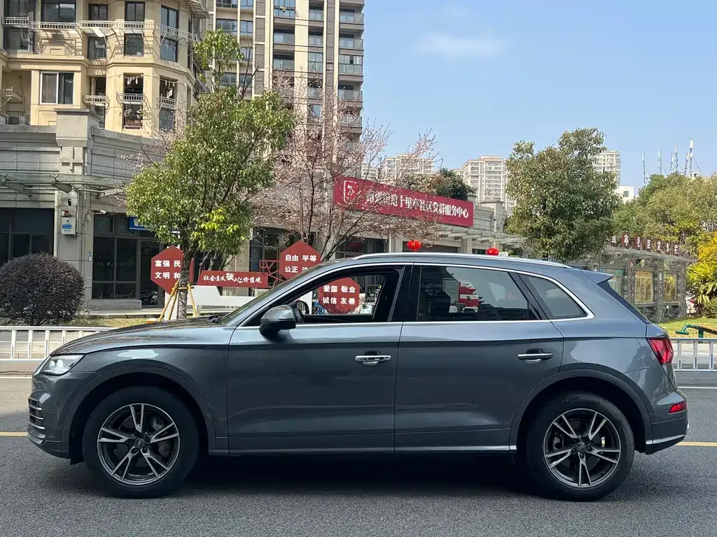 Audi Q5L 2021 из CN, фото 10