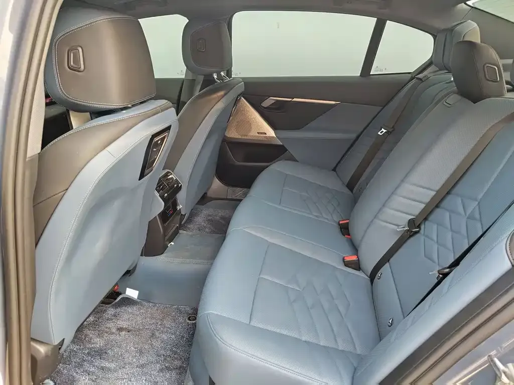 BMW i5 2024 из CN, фото 5