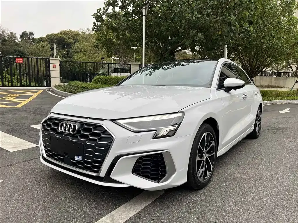 Audi A3 — фото 1