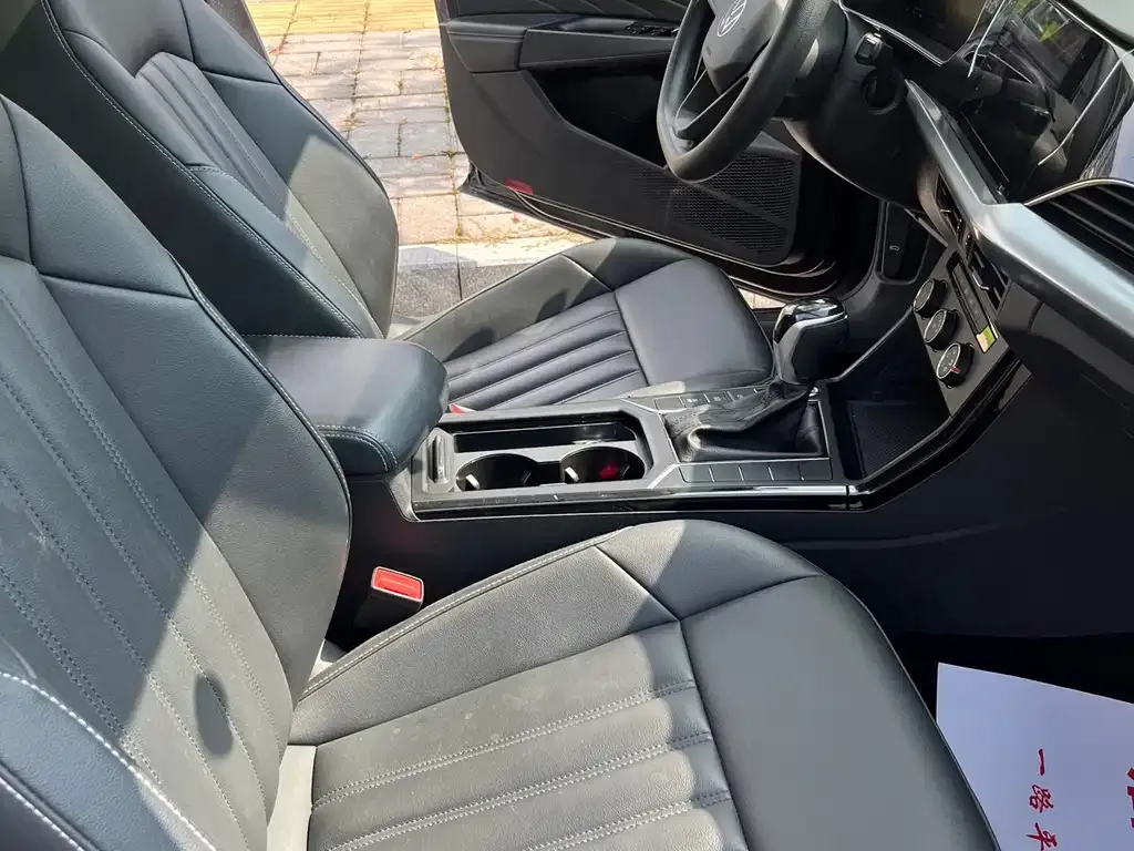 Volkswagen Passat 2022 из CN, фото 3