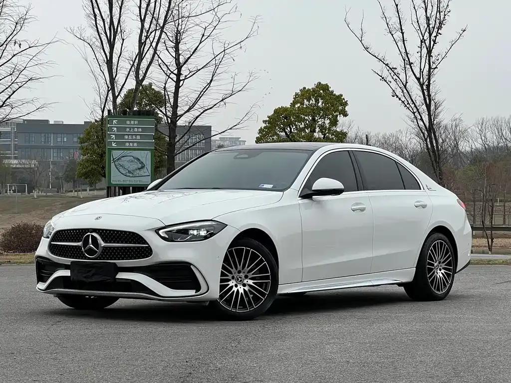 Mercedes-Benz C-Class — фото 1