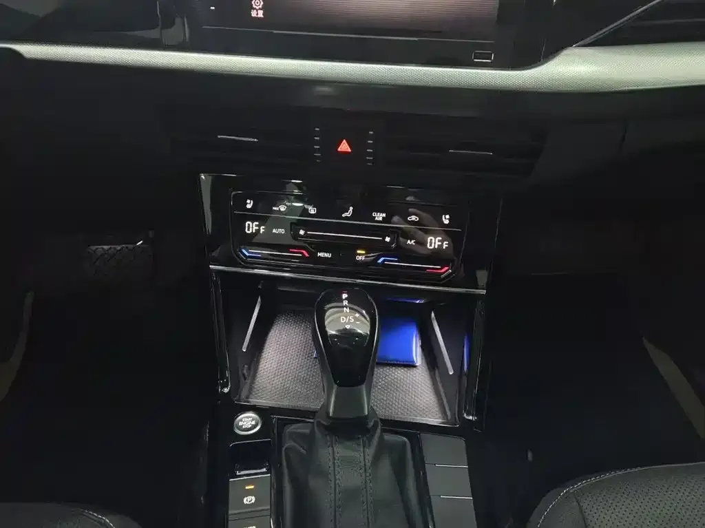 Volkswagen Passat 2024 из CN, фото 3