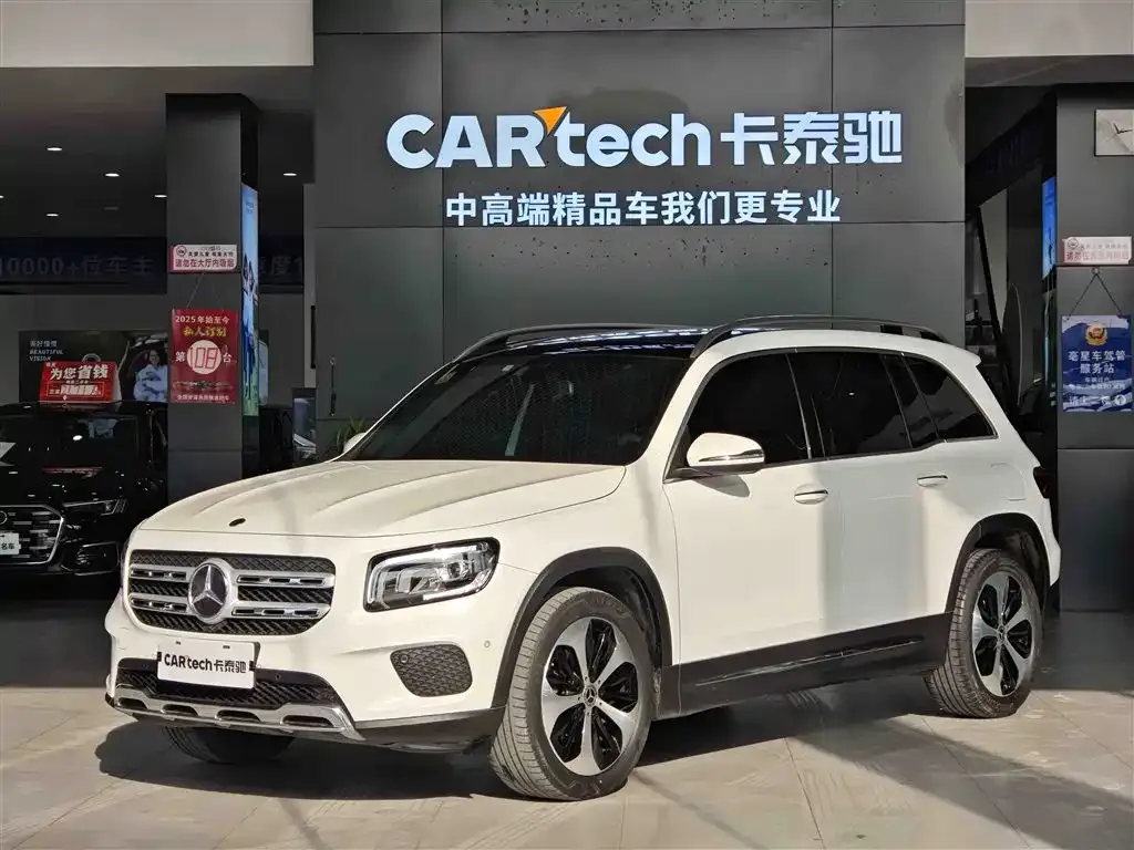 Mercedes-Benz GLB — фото 1