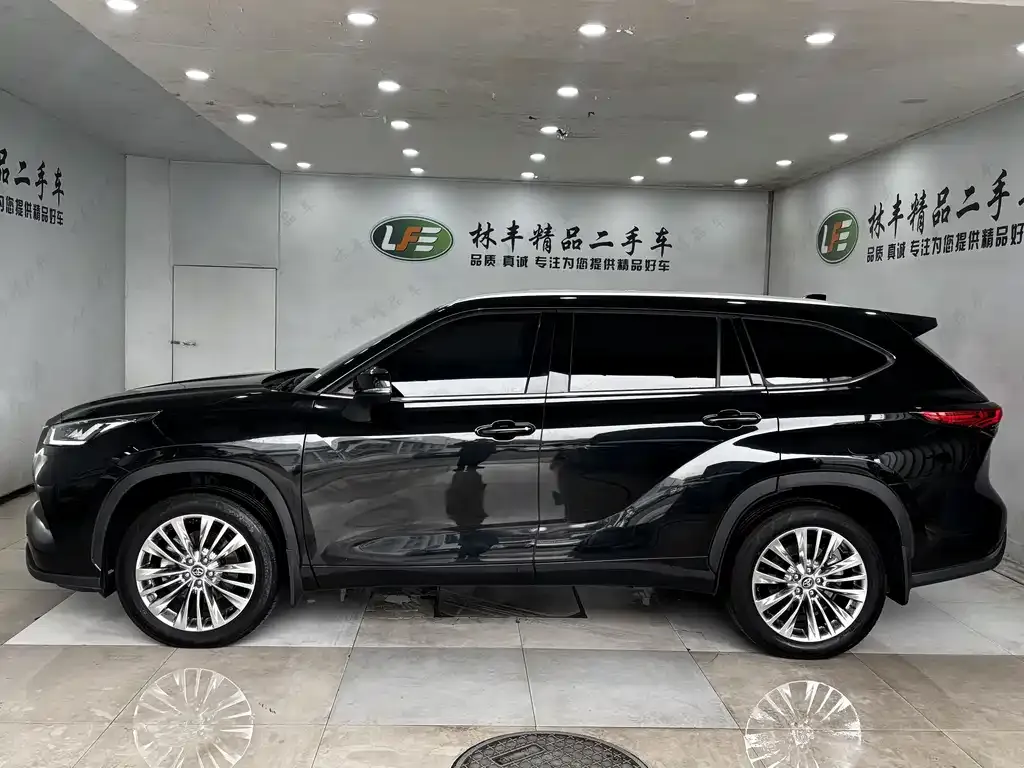 Toyota Highlander — фото 5