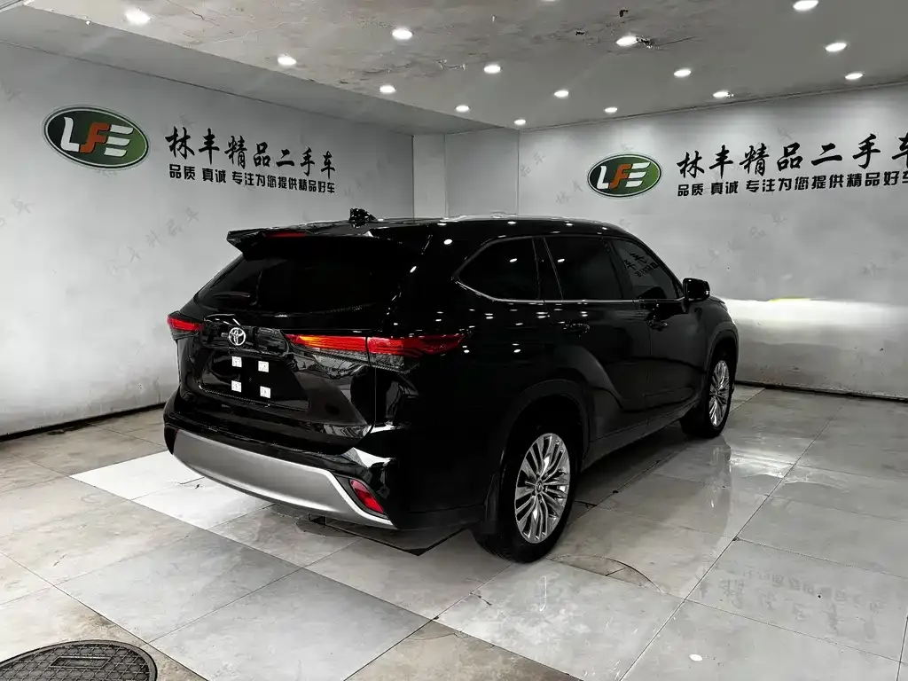 Toyota Highlander — фото 3