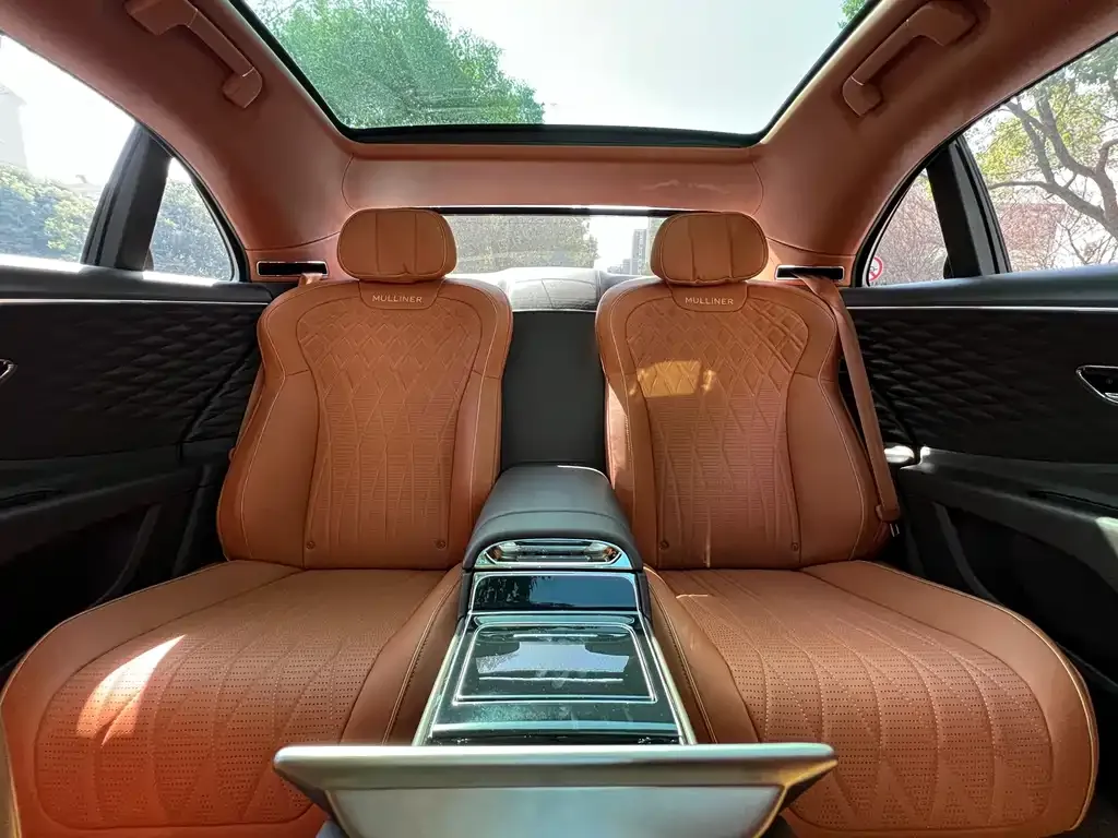 Bentley Flying Spur PHEV — фото 6